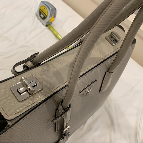 Prada purse - Picture 8 of 8